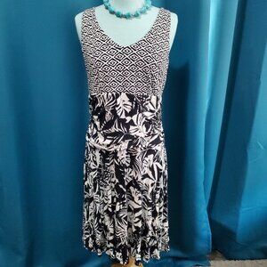 Tommy Bahama B&W Geometric & Tropical Leaf V-Neck Resort-wear Midi Dress - L